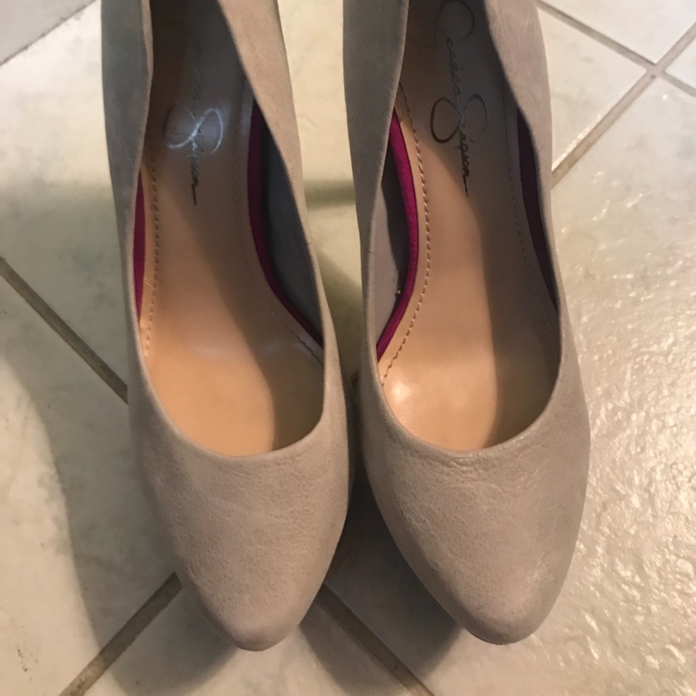 Jessica Simpson size 8 heels